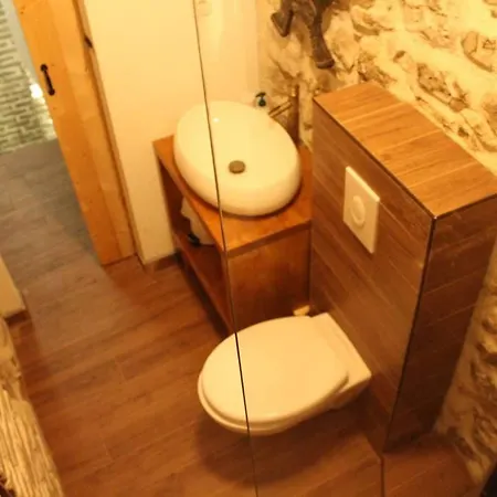 Apartman U Industrijskom Stilu U Srcu Vodica Apartamento Vodice